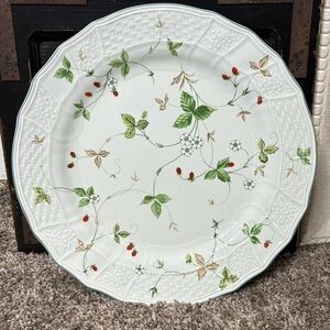 Mikasa Antique Green Strawberry Fair platter